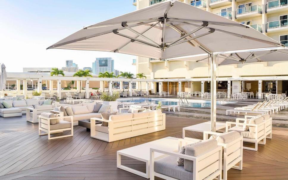 Ala Moana Hotel _ Ocean View With Balcony Honolulu Bagian luar foto